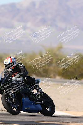 media/Dec-01-2025-Moto Forza (Mon) [[2daa91e15f]]/3-Beginner Group/Session 3 (Turn 3)/